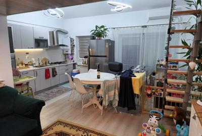 Apartament cu 3 camere semidecomandat, mobilat în Florești - 1