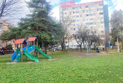 In proximitatea Parcului Coral, garsoniera renovabila, carti - 5