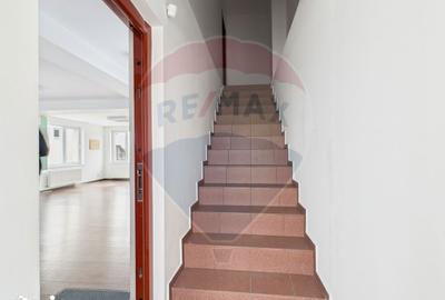 Spațiu comercial, de 85 mp, în Central - 9