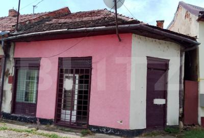 Casa de vanzare - zona Centrala din Ocna Mure?