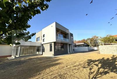 Casă cu 5 camere cu Teren 1355 Mp în George Enescu - 8