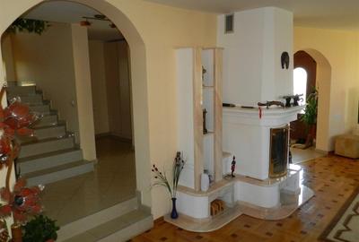 Casa de vanzare, 6 camere, teren 900 mp, Europa - 8