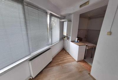 Vand apartament cu 2 camere 64 mp utili, etaj 1, balcon pe col? + boxa inalta inscrisa in CF - 11