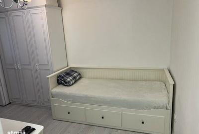 Garsonieră în Titan - 2