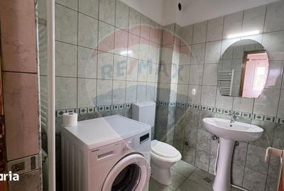 Apartament cu 3 camere semidecomandat, mobilat în Dâmbul Rotund