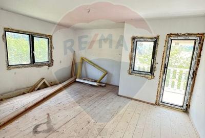 Casă individuală cu 7 camere cu Canalizare în Mădei - 8