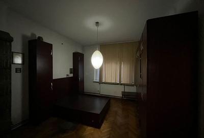 Apartament cu 12 camere semidecomandat, mobilat în Parcul Carol - 3