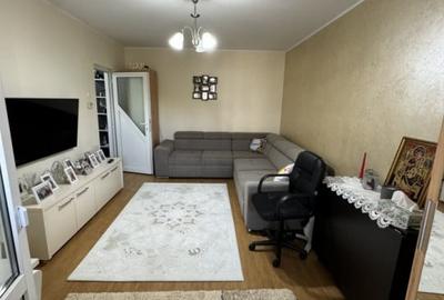 Apartament cu 4 camere decomandat, mobilat în 9 Mai