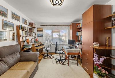 Apartament cu 3 camere decomandat, mobilat în Alfa - 3