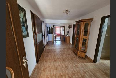 Casă cu 10 camere cu Canalizare în Cordun - 7