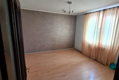 Apartament cu 4 camere decomandat în Central - 2