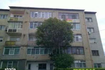 Apartament cu 3 camere în Micro 4 - 9