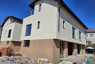 Casă cu 4 camere cu Canalizare în Ozana - 3