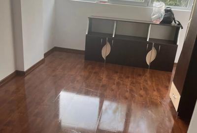 Vand apartament cu 2 camere et1 str patriei - 2