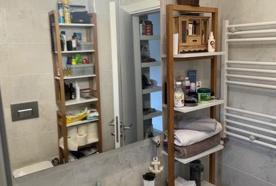 Apartament cu 2 camere semidecomandat, mobilat în Central