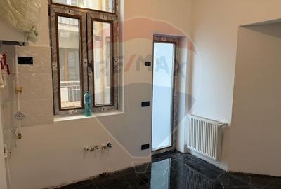 VANZARE Apartament cu 3 camere in zona Dacia - 9