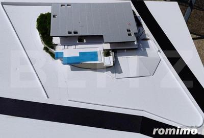 Casă cu 7 camere cu Teren 8000 Mp în Central - 2