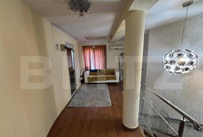 Casa de vanzare cu 4 camere, cartier Bradet - 2