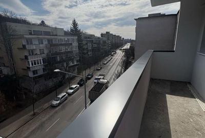 Apartament cu 3 camere decomandat în 7 Noiembrie - 1