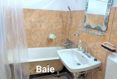 Apartament cu 3 camere semidecomandat în Central