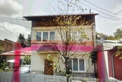 Casă cu 3 camere cu Teren 125 Mp în Central - 1
