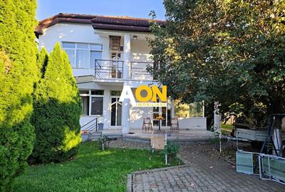 Casă individuală cu 8 camere cu Canalizare în Cetate - 2