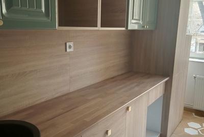 Apartament cu 3 camere semidecomandat în Galați - 2