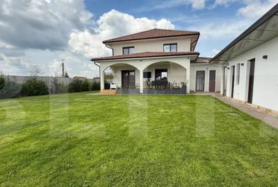 Casă cu 5 camere cu Teren 798 Mp în Central - 3