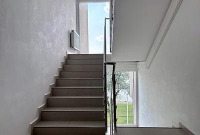 Apartament cu Vedere Frontala catre lac cu terasa si parcare - 11