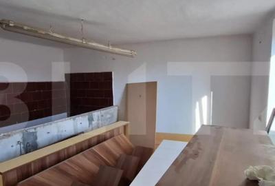 Casă cu 3 camere cu Teren 900 Mp în Central - 1