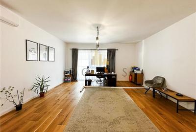 Apartament cu 3 camere semidecomandat, mobilat în Vest