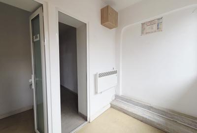 Spațiu comercial, de 27 mp, în Central - 6