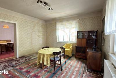 Casă cu 4 camere cu Teren 1955 Mp în Petrești - 16