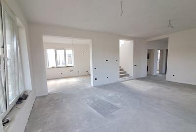 Casă cu 5 camere cu Teren 601 Mp în Central - 26