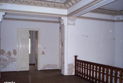 Casă cu 4 camere cu Teren 750 Mp în Central - 12
