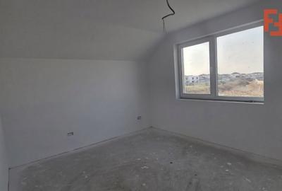 Duplex cu 3 camere cu Teren 340 Mp în Urseni - 9