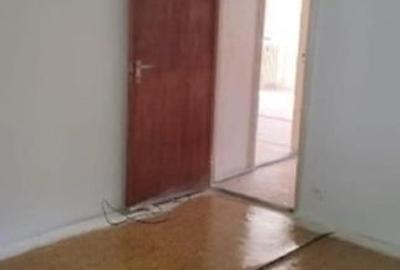 Apartament cu 3 camere semidecomandat în Berceni - 2