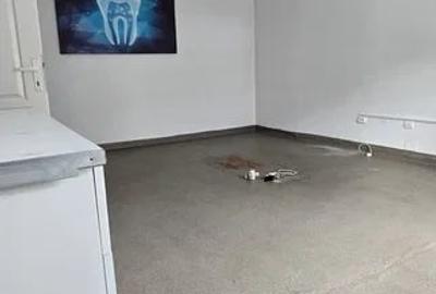 Spațiu comercial, de 110 mp, în Central - 8
