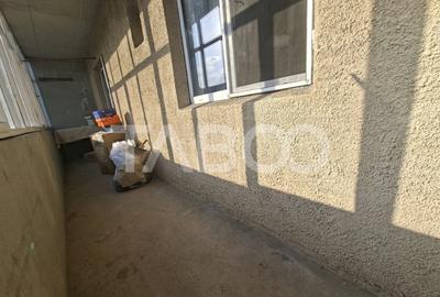 Strand - 3 camere cu balcon si pivnita - la etajul 4 - 12