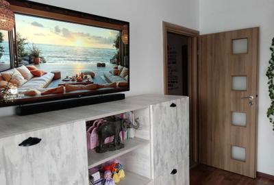 Apartament cu 2 camere decomandat în Tractorul - 1