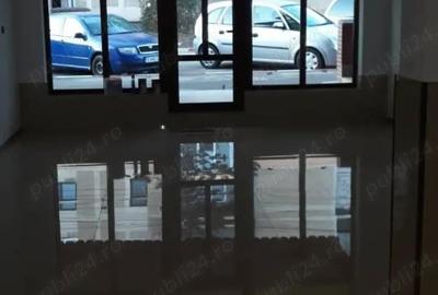 Spațiu comercial, de 180 mp, în Central - 4