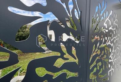 Casă cu 6 camere cu Teren 1000 Mp în Platou - 1