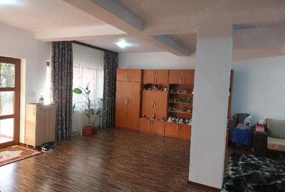 Casă cu 6 camere cu Teren 300 Mp în Central - 4