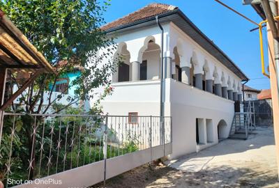 Casă individuală cu 4 camere în Central