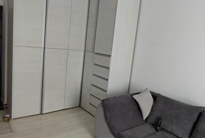 Apartament cu 2 camere semidecomandat în Militari
