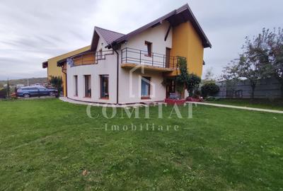 Casă individuală cu 5 camere cu Canalizare în Borhanci