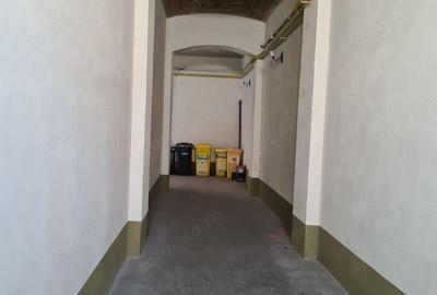 1 cam etaj 1 zona Unirii Pietonal - 1