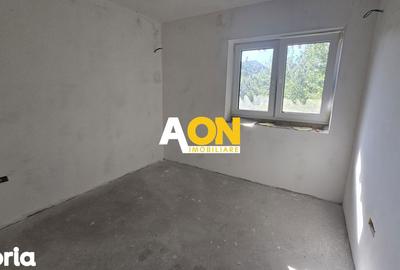 Casă cu 4 camere cu Canalizare în Micești