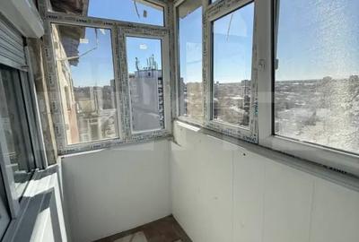 Apartament cu 3 camere decomandat în Micro 4 - 8