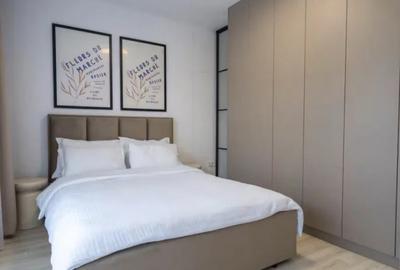 Apartament cu 3 camere decomandat în Tractorul - 2
